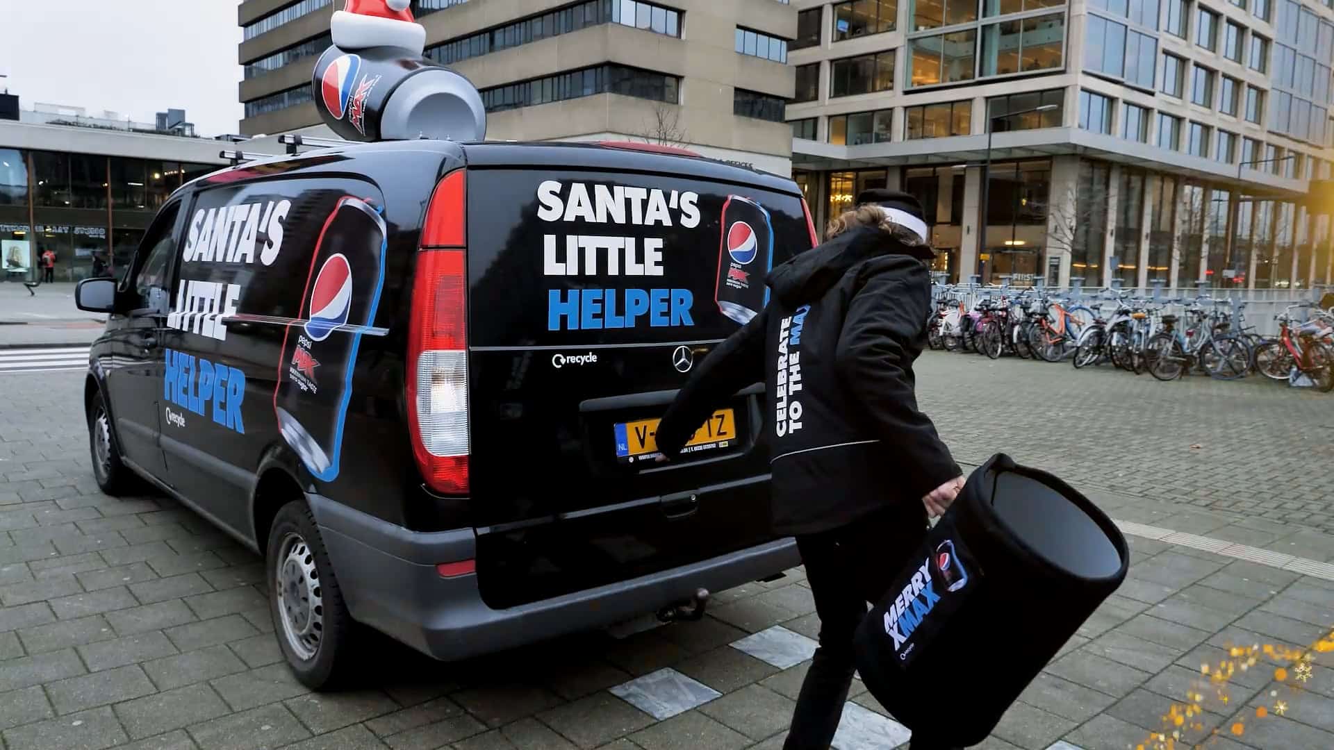 HBS Pepsi max Santa's little helper - Tomscabin